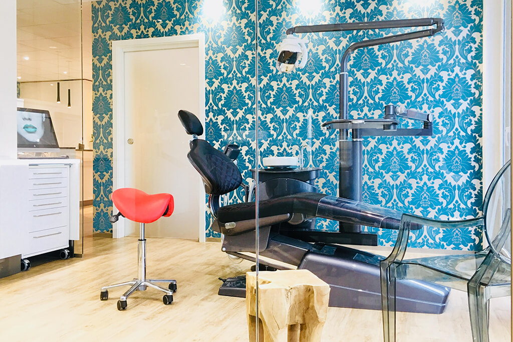 Kieferorthopaedie-Bamberg-Bayreuth-Behandlungszimmer-b Kieferorthopaedie-Bamberg-Bayreuth-Behandlungszimmer-b